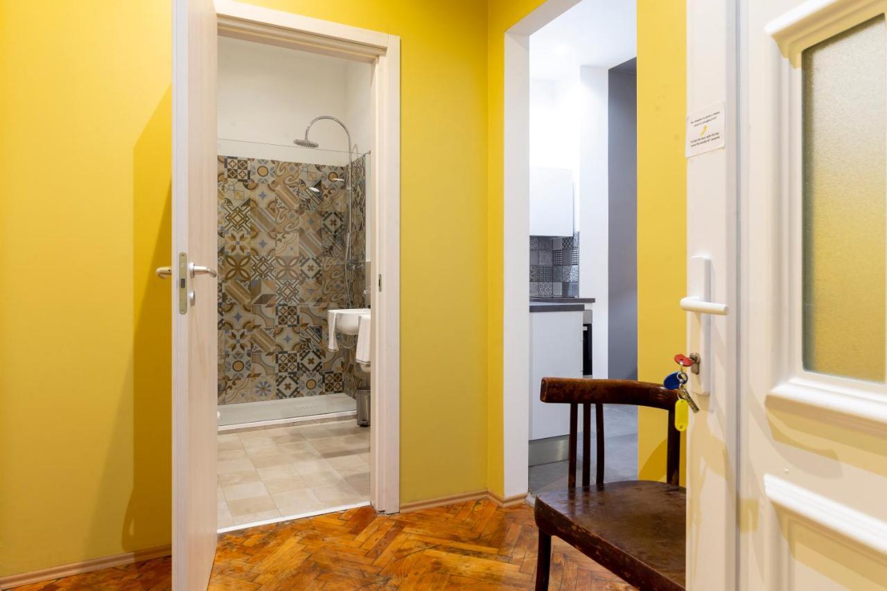 Tram Apartment For 4 Guests Триест Экстерьер фото