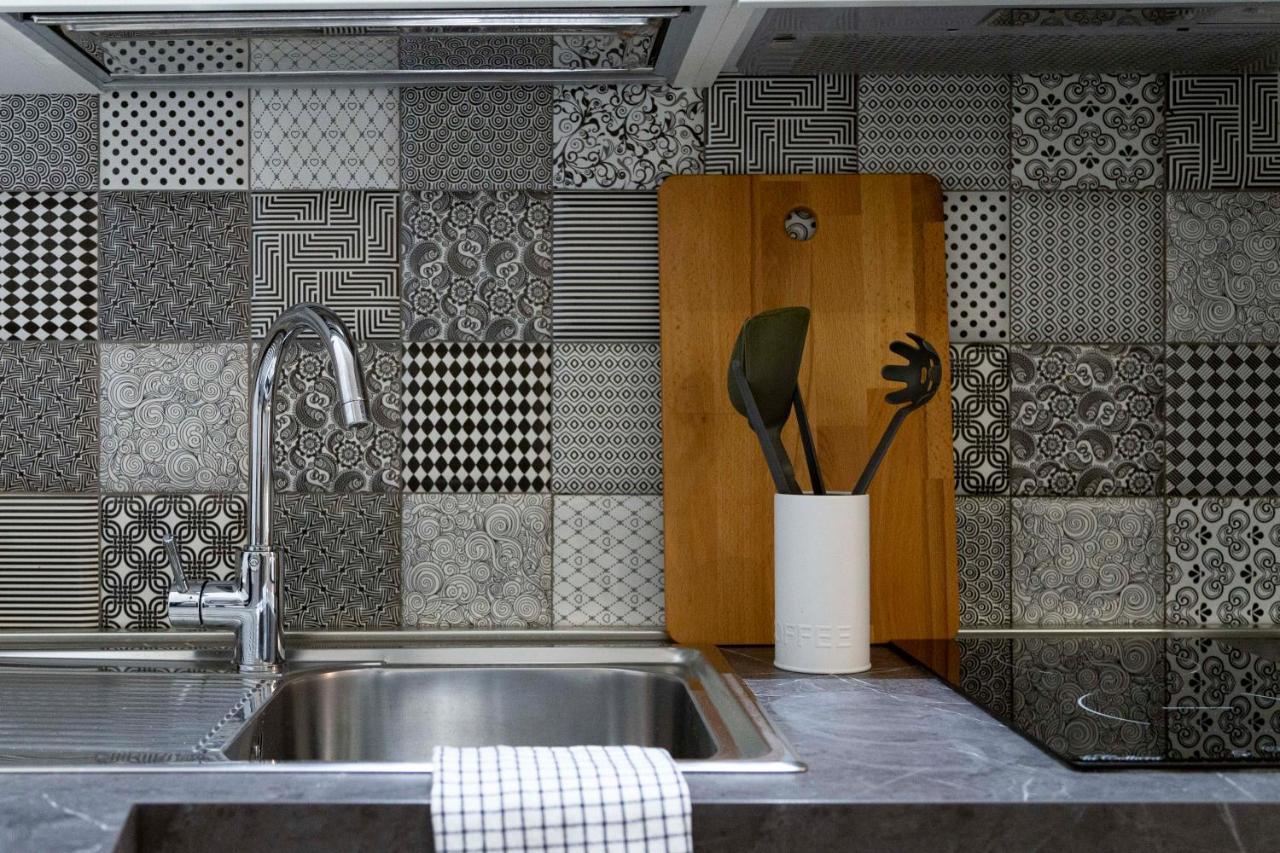 Tram Apartment For 4 Guests Триест Экстерьер фото
